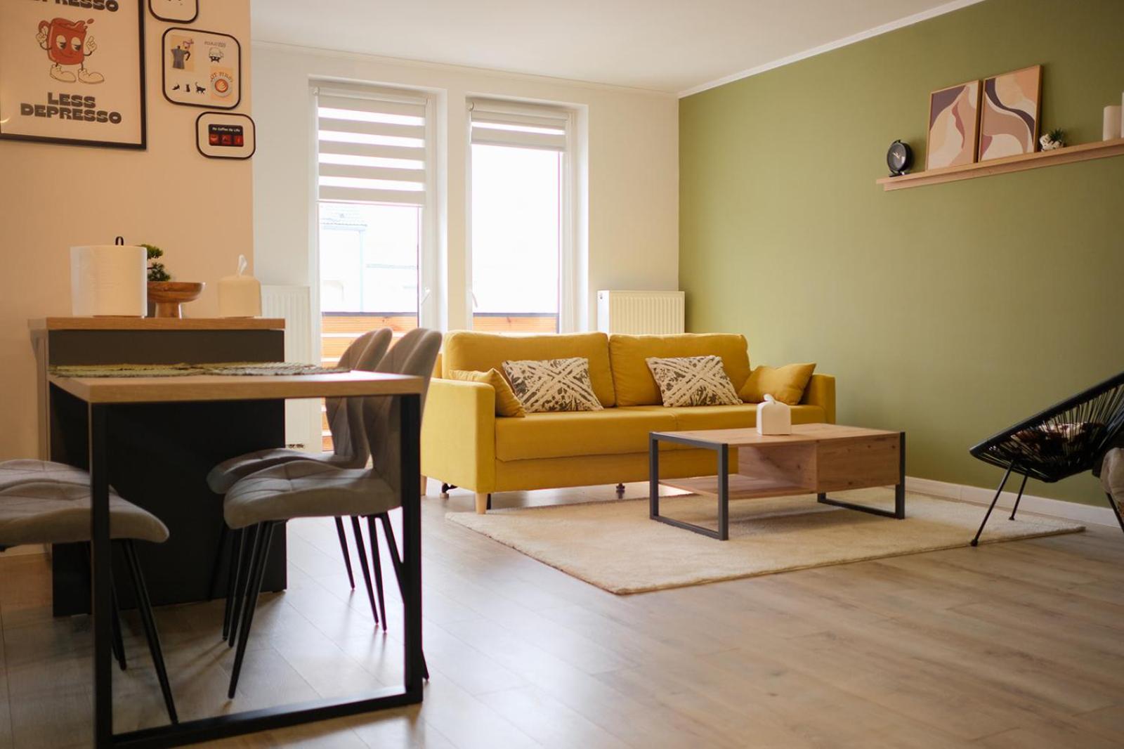 Rhapsody - Urban Quiet Area With Parking&king Bed&balcony *