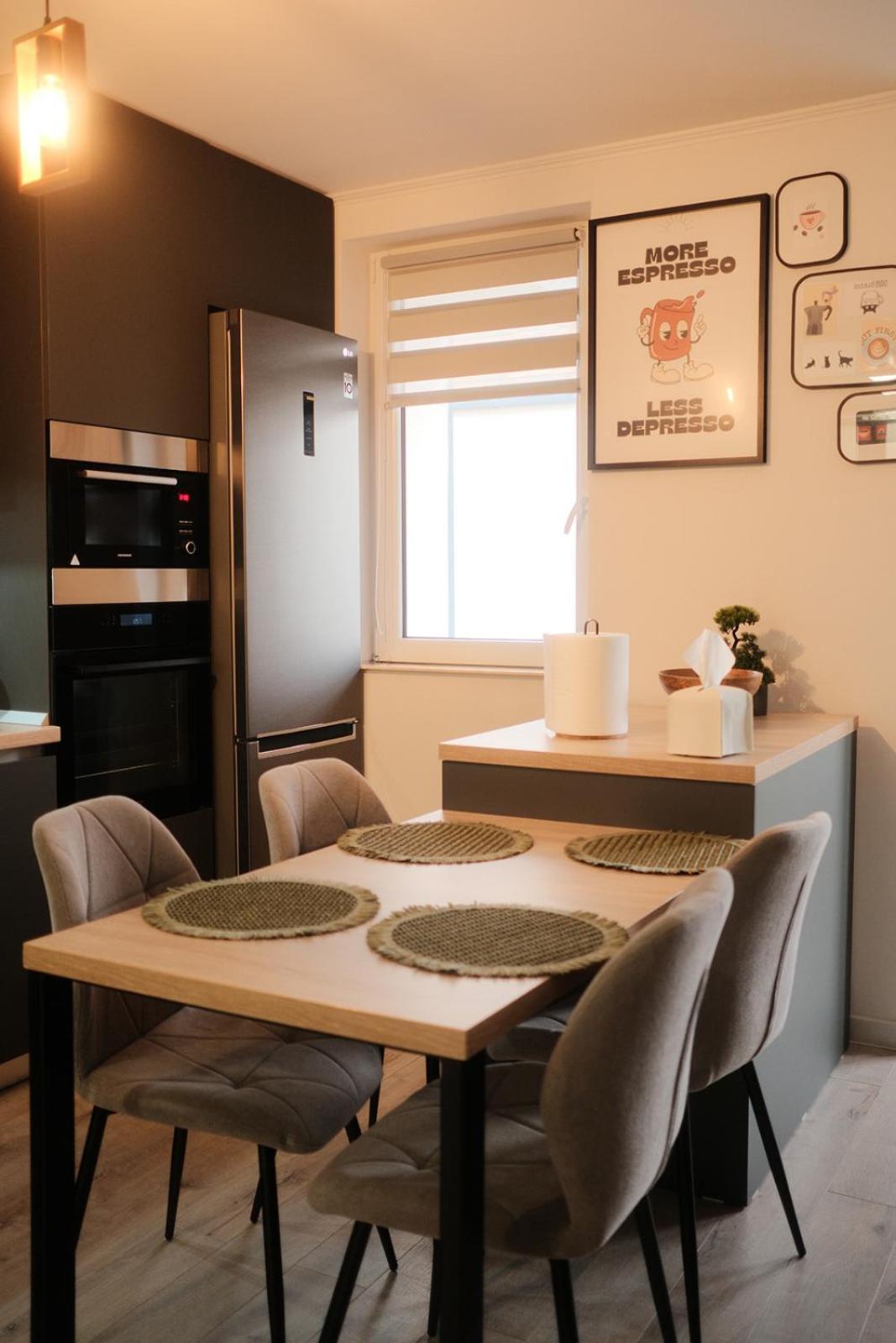 Apartamento Rhapsody - Urban Quiet Area With Parking&king Bed&balcony Târgu-Mureş