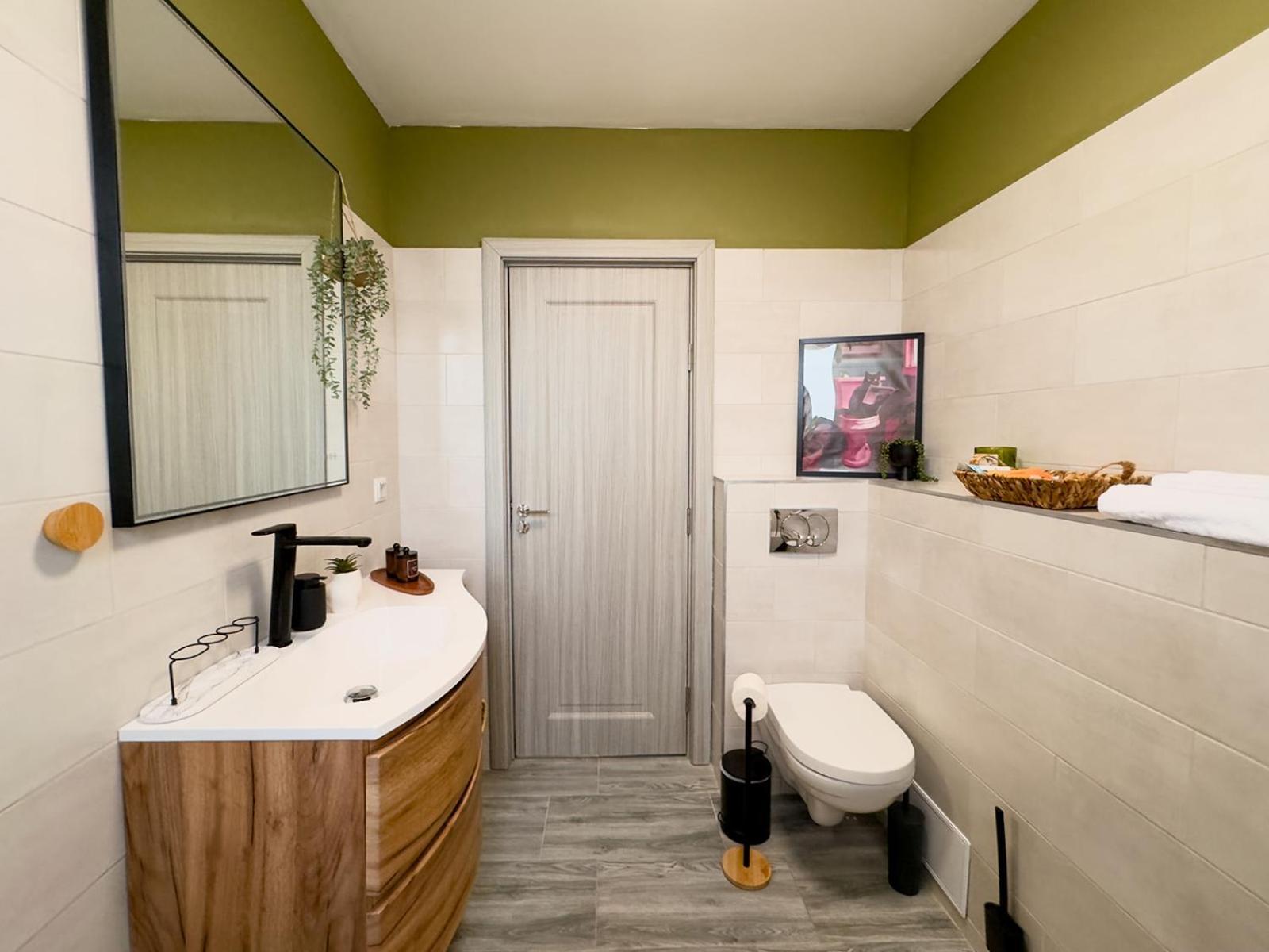 Apartamento Rhapsody - Urban Quiet Area With Parking&king Bed&balcony Târgu-Mureş