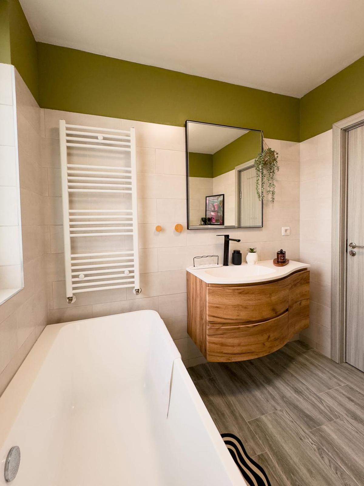 Rhapsody - Urban Quiet Area With Parking&king Bed&balcony Apartamento *